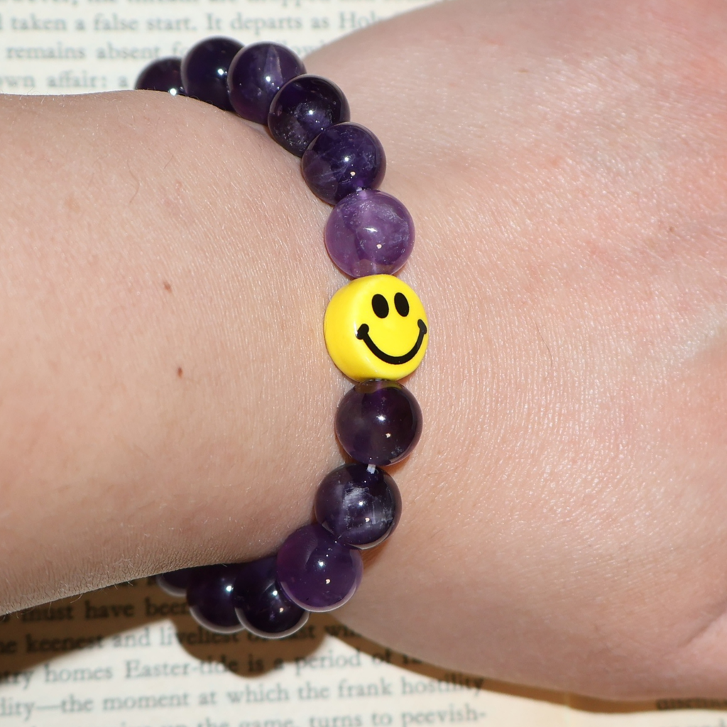 Natural Amethyst Crystal Stretch Bracelet | Smiley Face Charm (10mm, ONE SIZE)